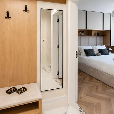 Modern & Stylish 1bd Retreat With Balcony By Flat Manаger プロヴディフ
